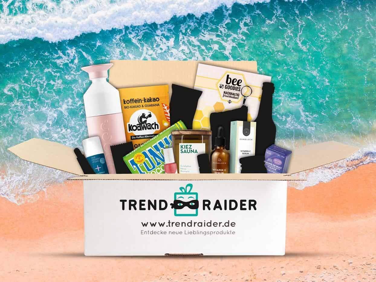 Eine geöffnete Trendbox mit Meereshintergrund