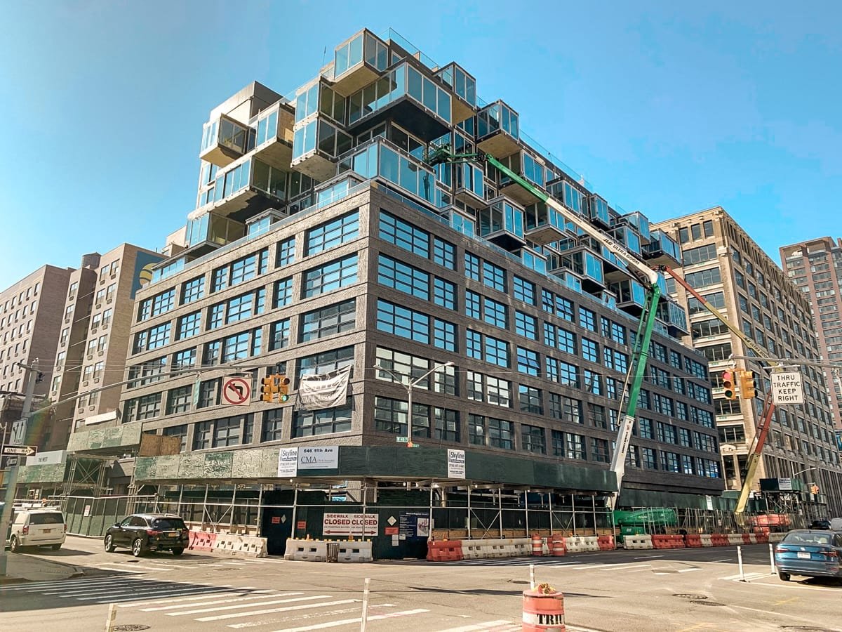 Das eindrucksvolle Gebäude aus recycelten Industrieabfällen in New York.