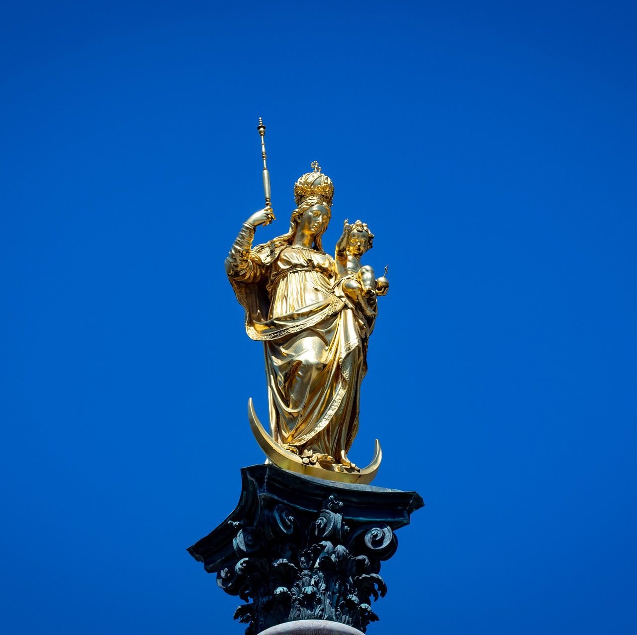 statue gbfbf4438c 1920 edited