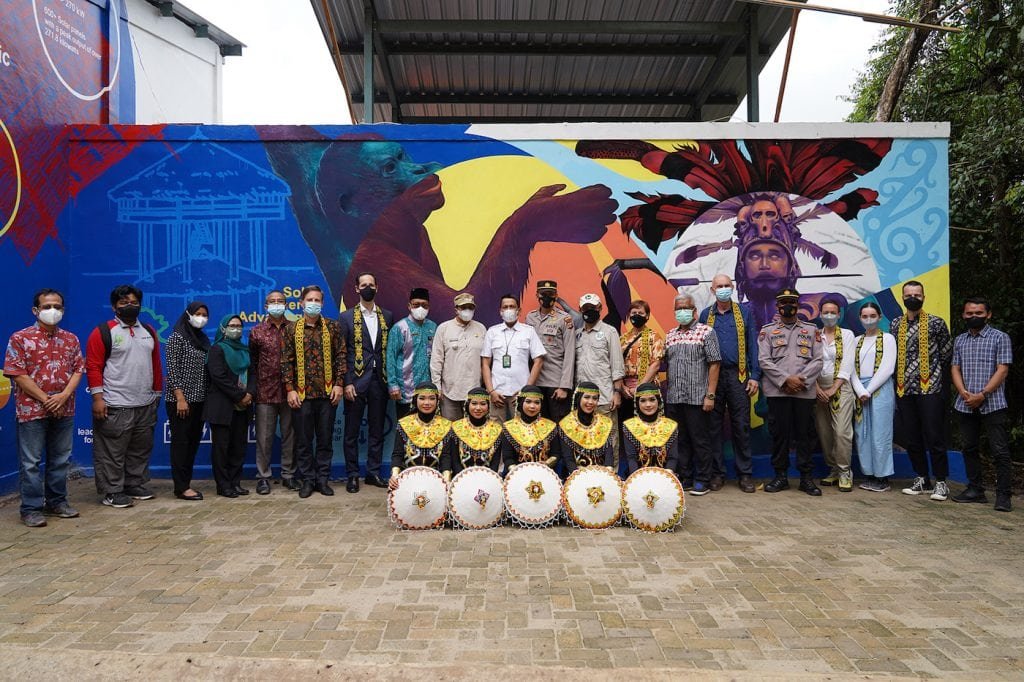 Mural Borneo Orang Utan - c Andrew Suryono