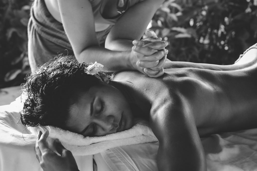 ale romo photography CLiwQXx7kT8 unsplash