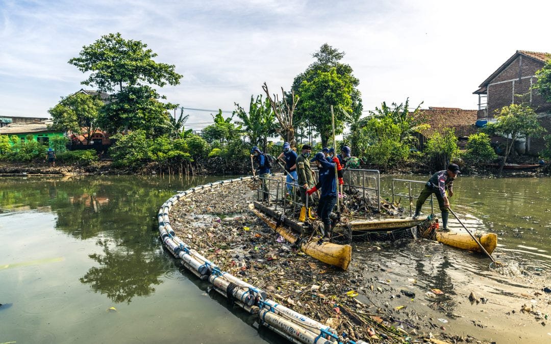 Schwimmende Müll-Barriere gewinnt deutschen James Dyson Award 2022