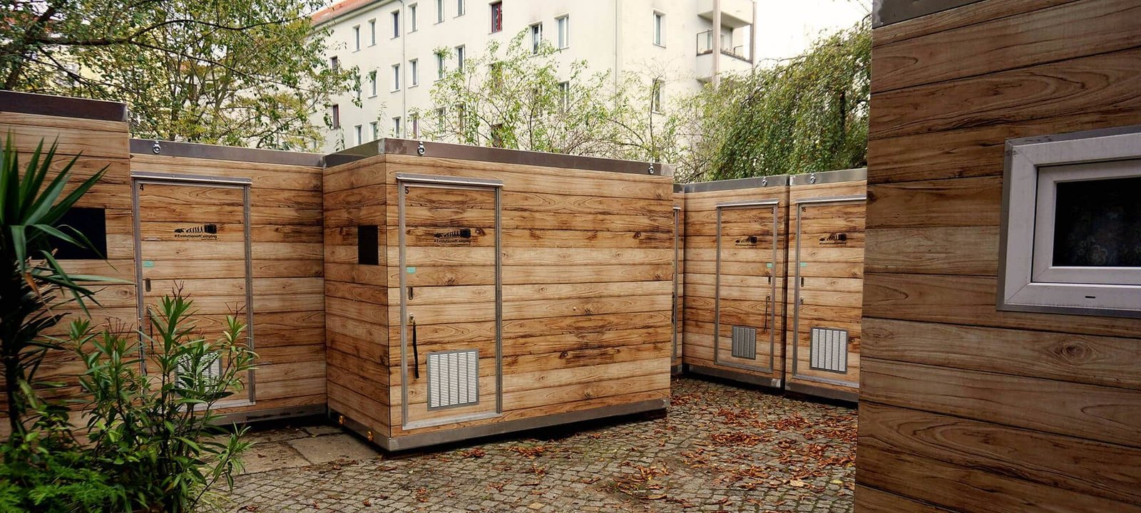 Die mobilen Festival-Hotels als Notunterkünfte