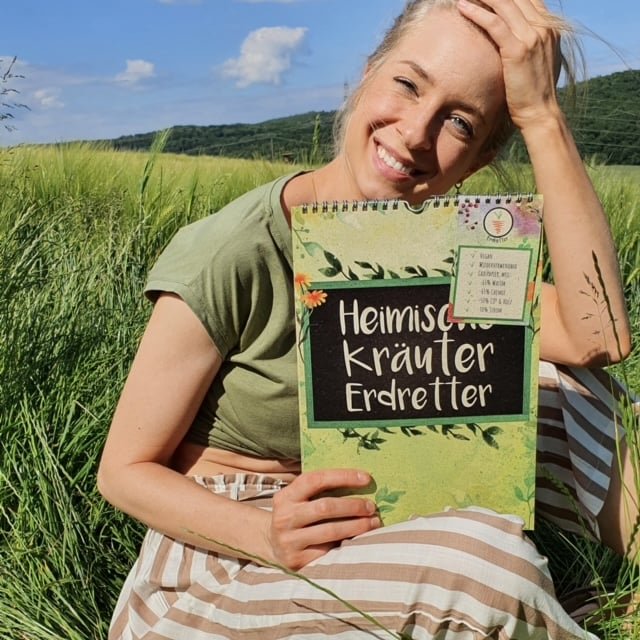Sarah Klemm mit einem ihrer Erdretter-Kalender