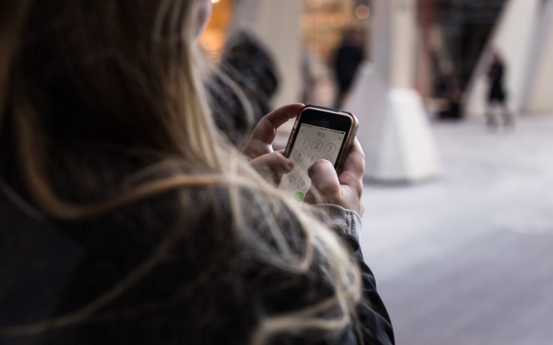 WALKSAFE|TALKSAFE: Begleitung auf dem Nachhauseweg und ein offenes Ohr in schwierigen Zeiten