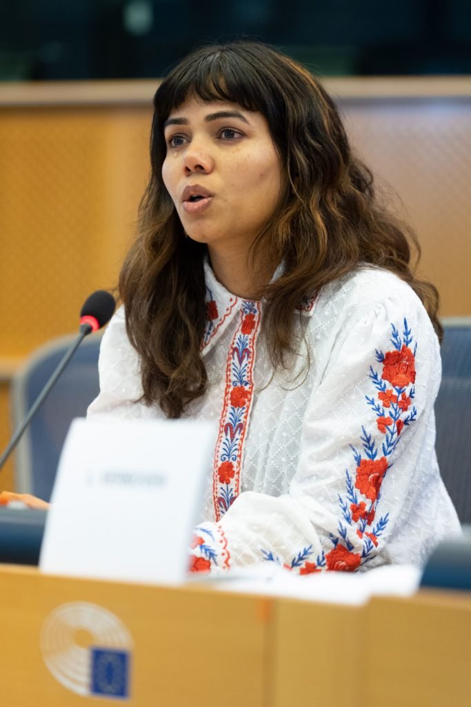 Nasreen mit Tränen in den Augen während einer Rede vor den UN