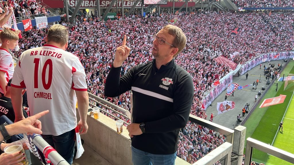 Reportage Barrierefreier Fußball: Gebärdensprachdolmetscher Heiko