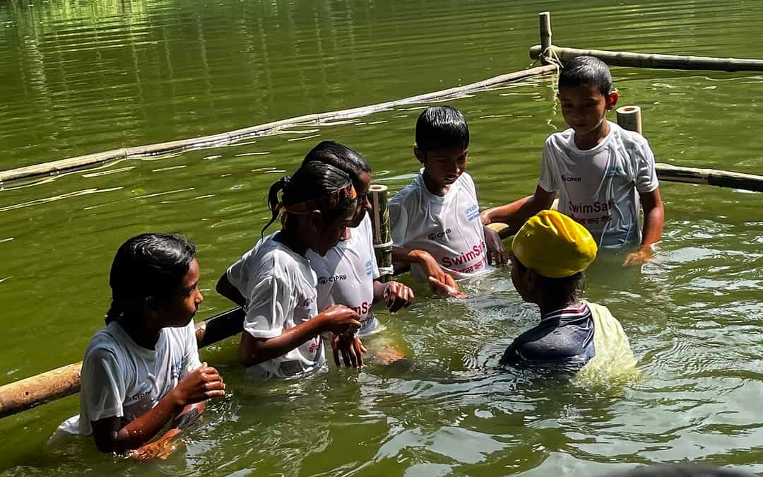 Die 16-jährige Mim Akhter rettet in Bangladesch als Schwimmlehrerin Leben