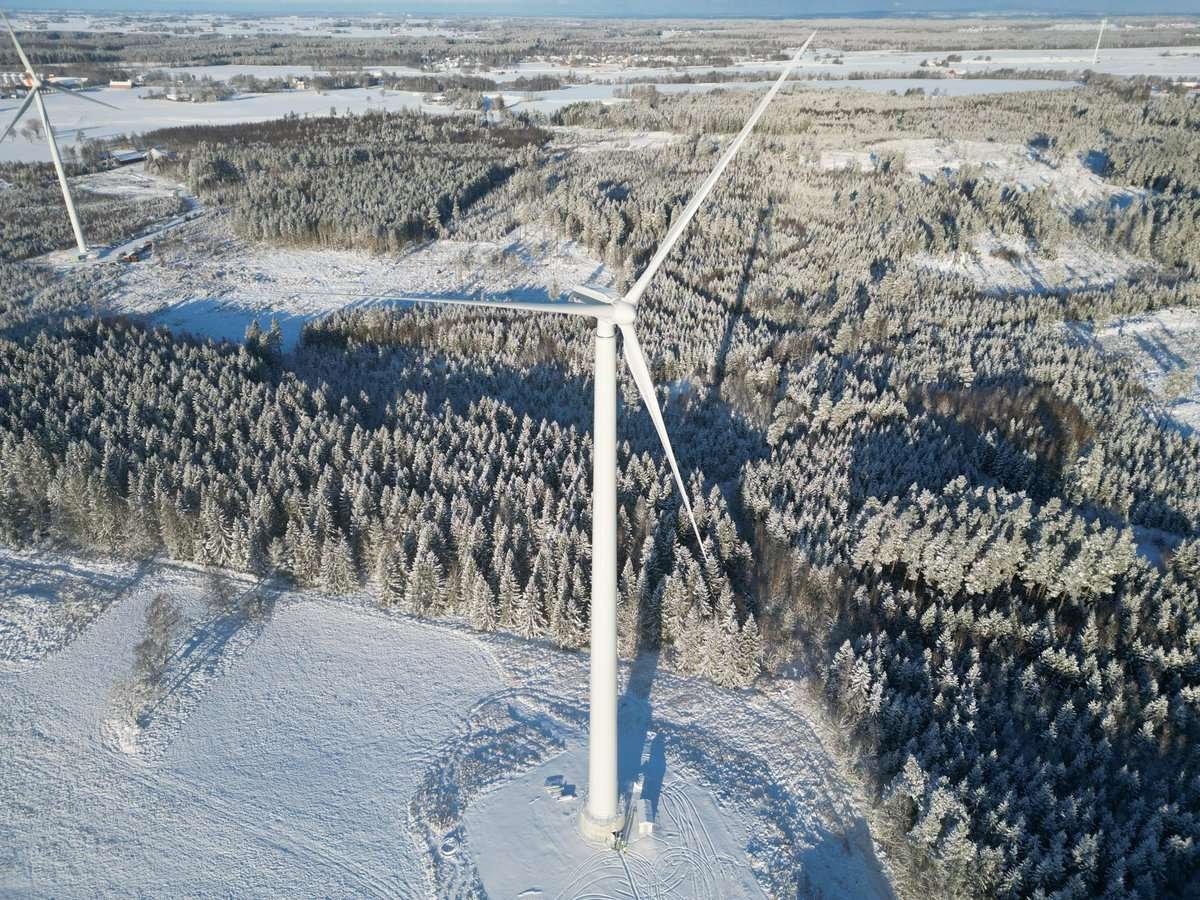 Eine Windkraftanlage aus Holz ermöglicht Ressourcenschonung und Energieeffizienz dank modularem Aufbau.