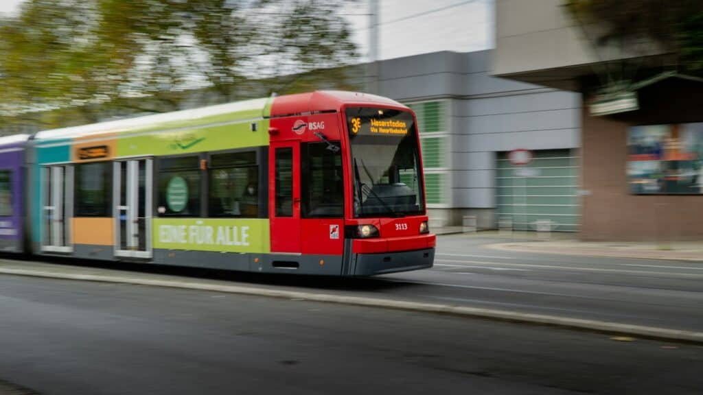 Nicht umsonst: Die Vorteile und Herausforderungen kostenlosen Nahverkehrs für Klima und Gesellschaft