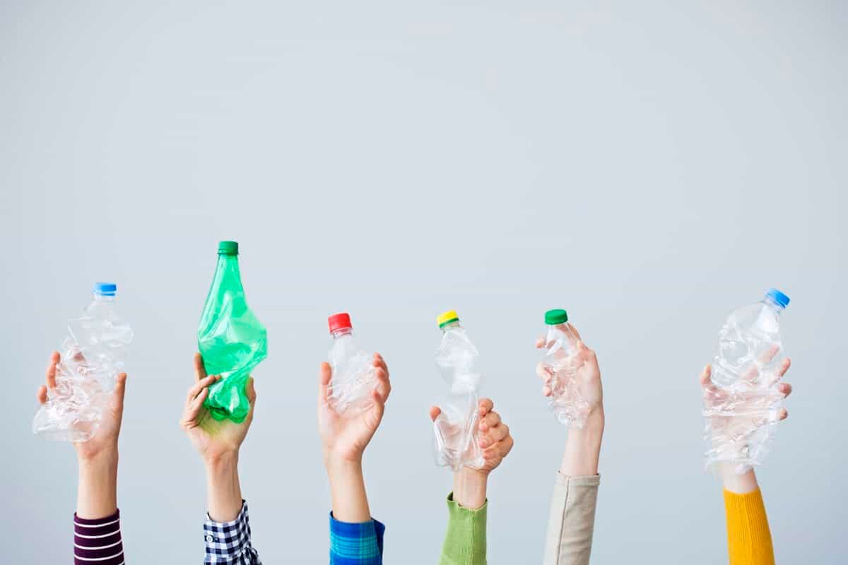 Neue EU-Vorschrift
Ab 2030 darf nur noch wiederverwendbares oder recycelbares Plastik in Umlauf gebracht werden.