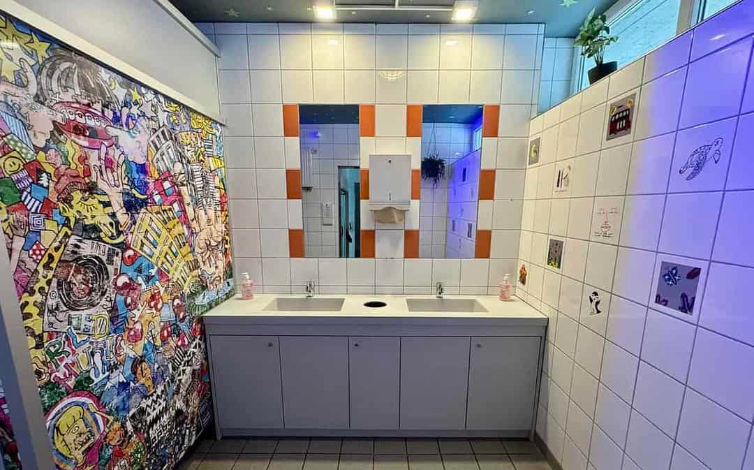 Kreativwettbewerbe für Schulklos: Schüler gestalten “Toilettenparadies”