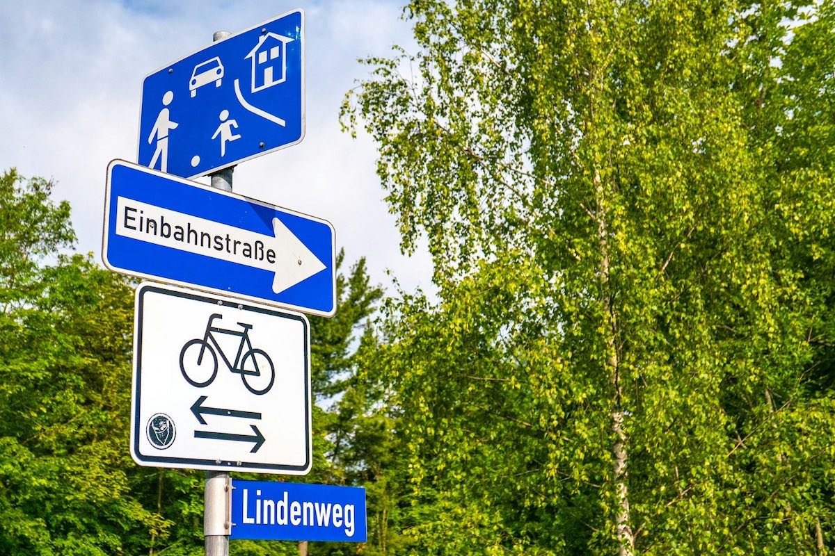 Straßenschilder, Fußgänger