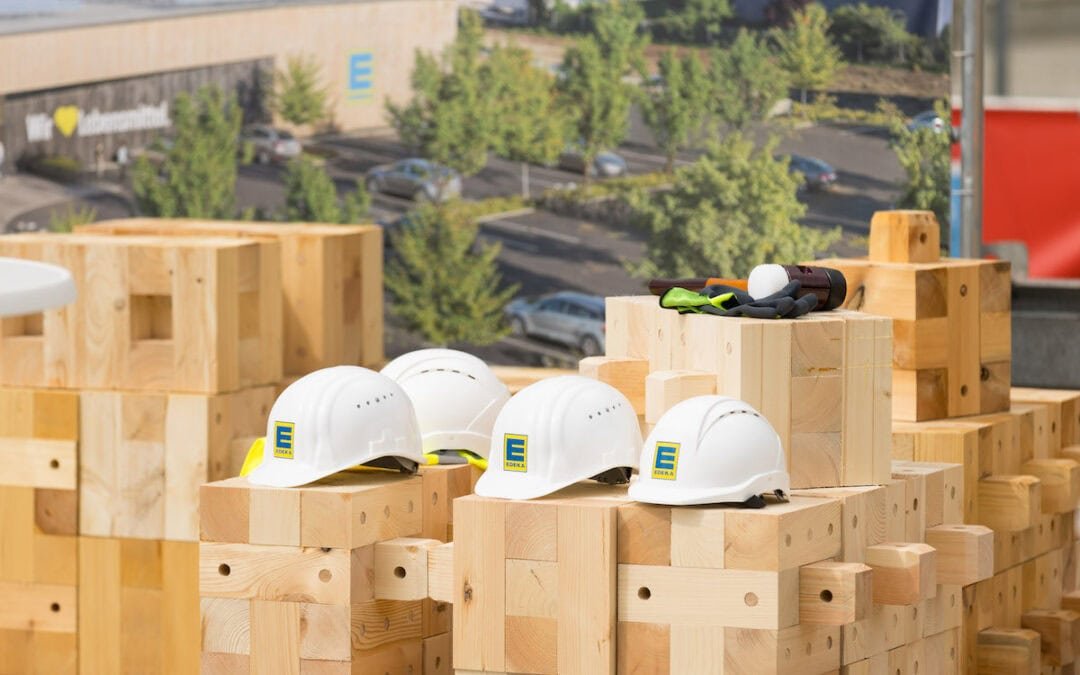 Supermarkt aus Holzbausteinen, Lebensmittel per Linienbus
