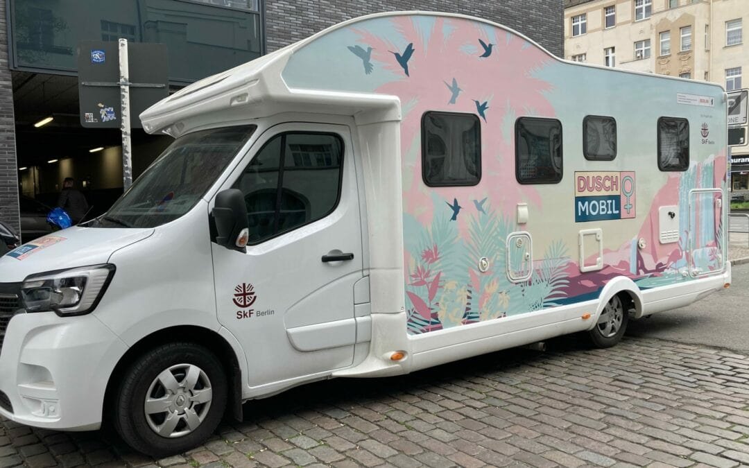 Duschmobil „Seifenbüchse“: Hygienische Unterstützung für obdachlose Frauen