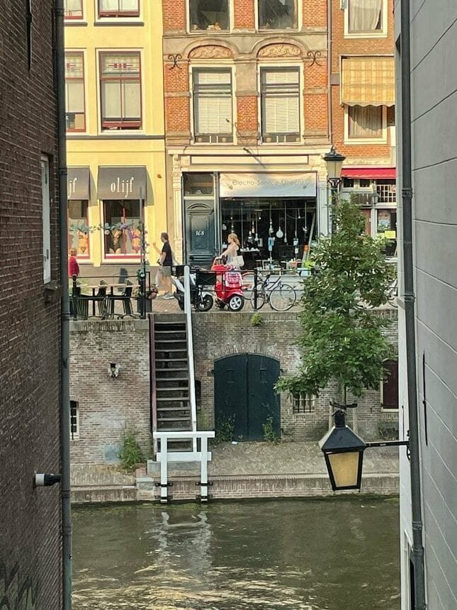 Gracht mit Treppe