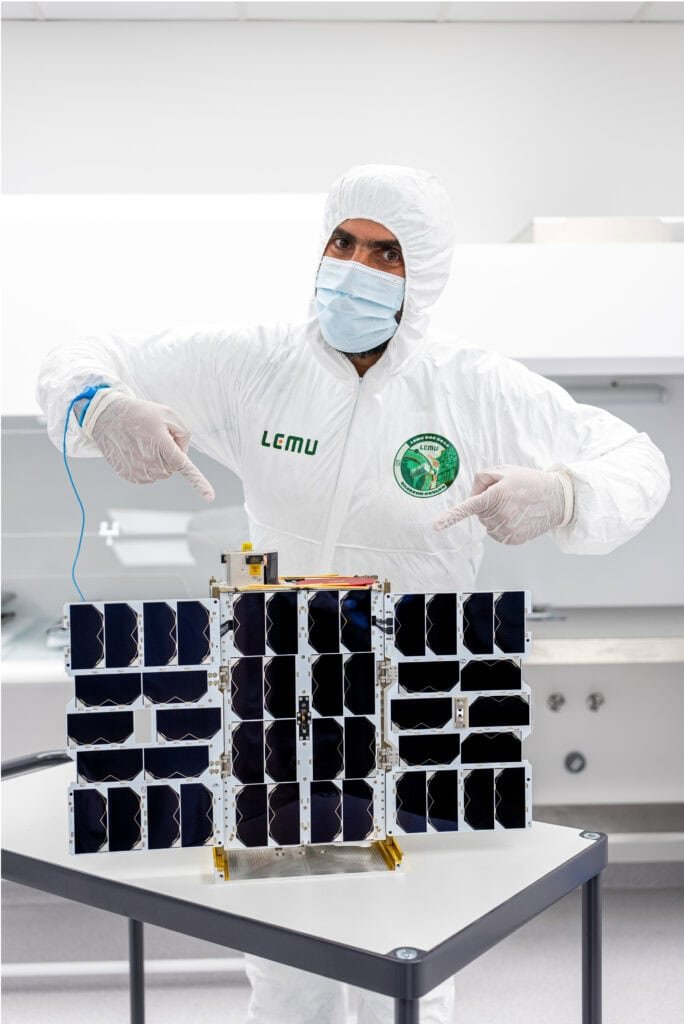 Leo Prieto, der Gründer und CEO des Lemu Satelliten